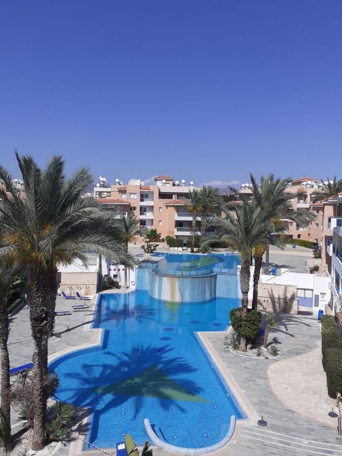 Iris Village Grand Apartment Paphos Eksteriør bilde