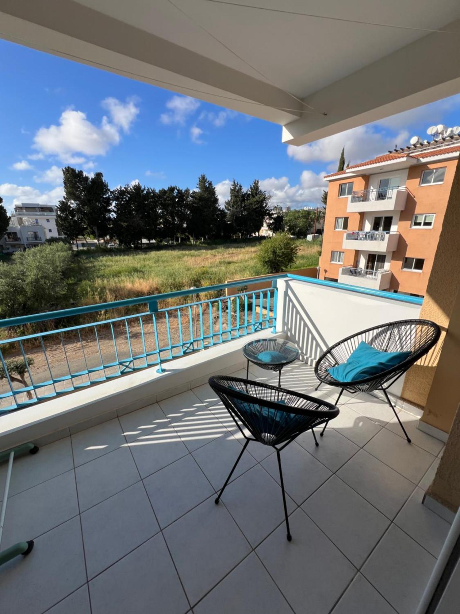 Iris Village Grand Apartment Paphos Eksteriør bilde